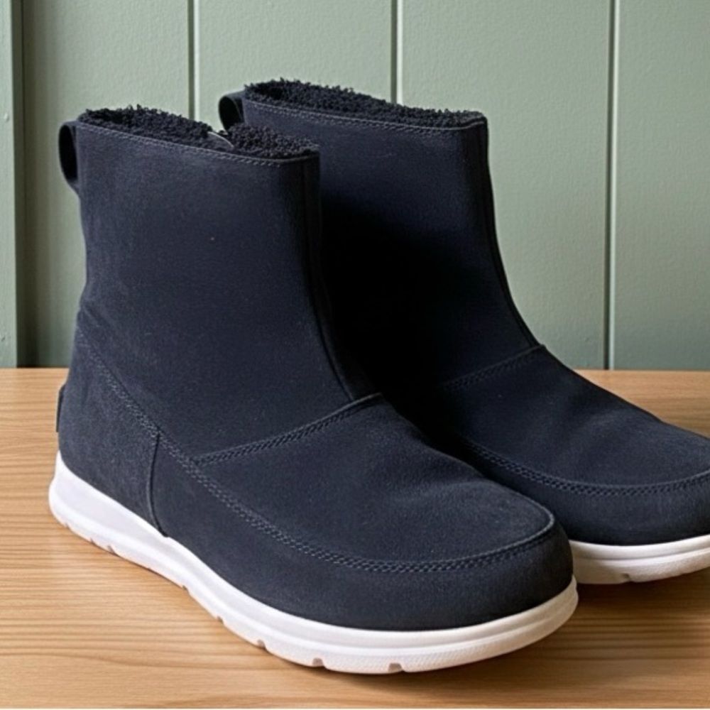 Sorel Black Fleece-Lined Boots